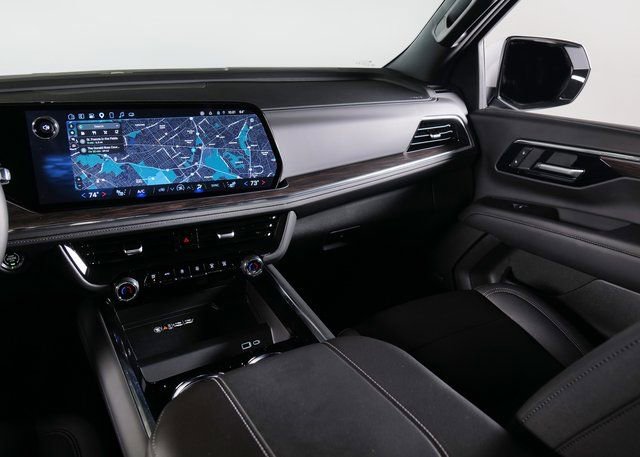 Used 2025 Chevrolet Tahoe LT w/ Comfort Package image 16