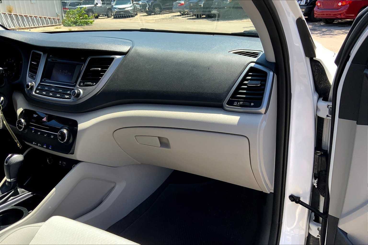 Used 2017 Hyundai Tucson SE w/ SE Popular Package 02 FWD image 17