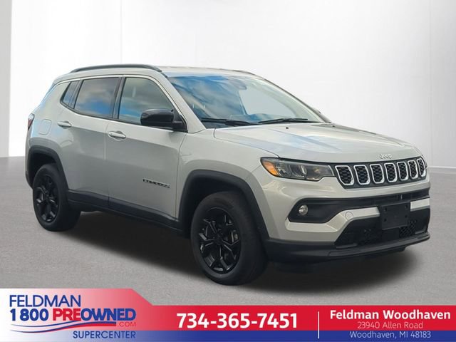 Used 2024 Jeep Compass Latitude AWD/4WD image 1