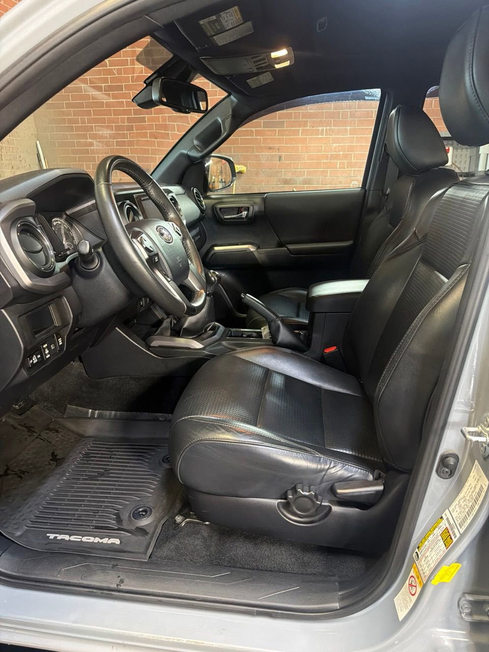 Used 2019 Toyota Tacoma TRD Off-Road w/ TRD Premium Off Road Package AWD/4WD image 16