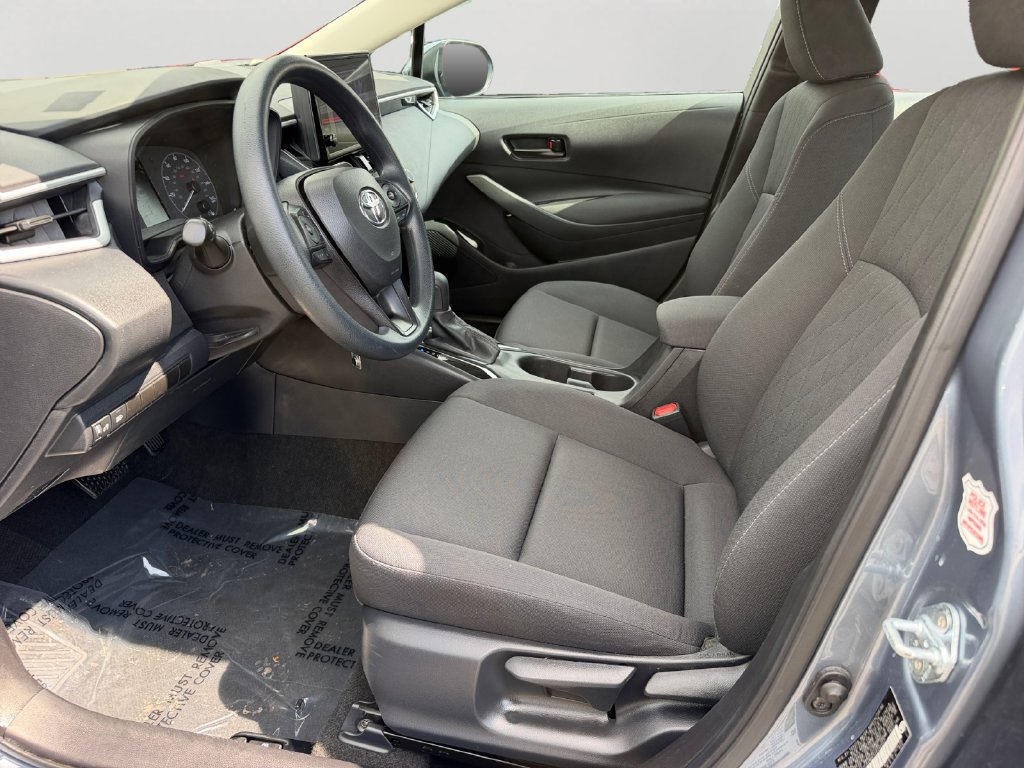 Used 2025 Toyota Corolla LE FWD image 16