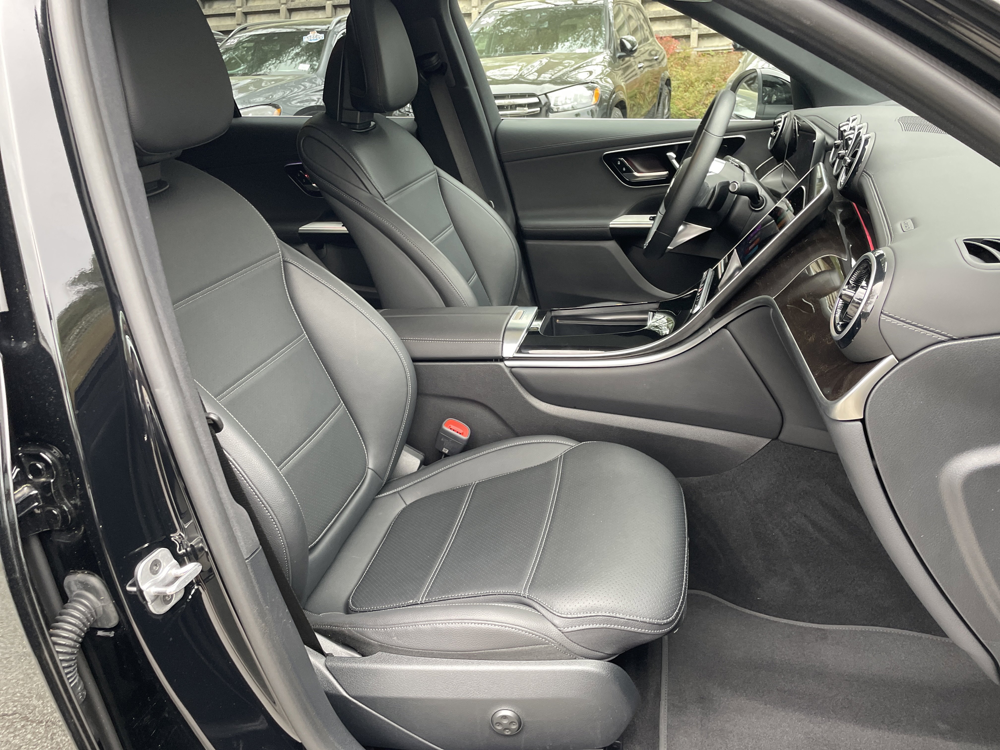 Certified 2025 Mercedes-Benz GLC 300 4MATIC image 49