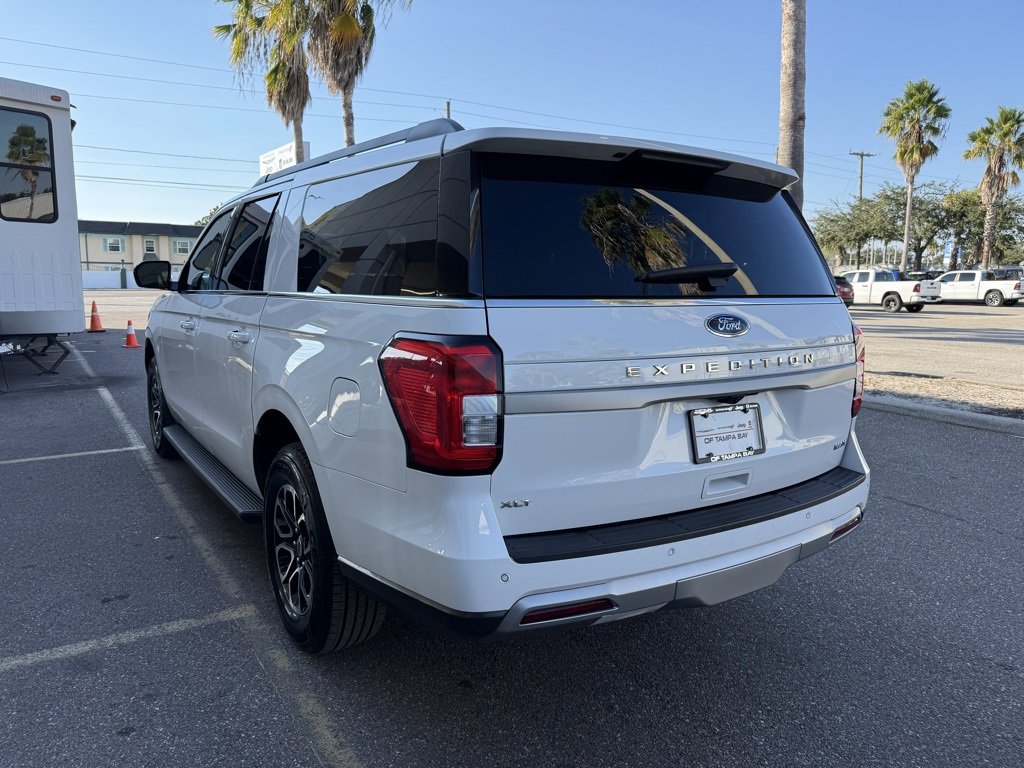 Used 2024 Ford Expedition Max XLT image 4
