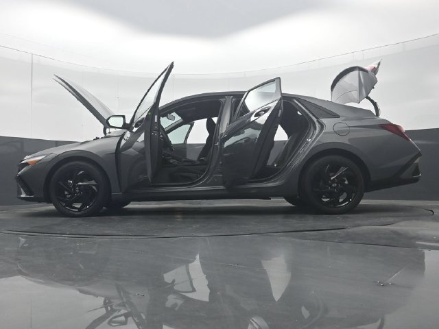 Used 2026 Hyundai Elantra Sport FWD image 59