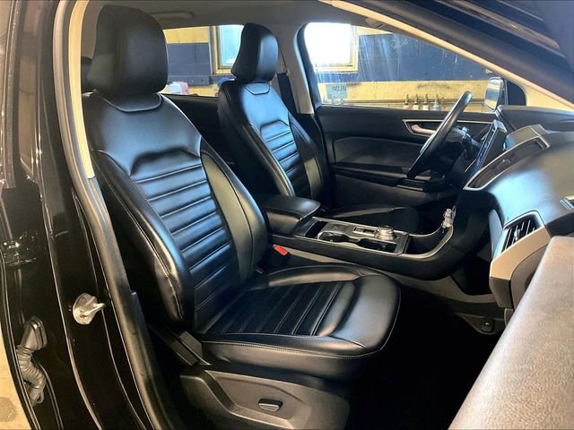 Used 2023 Ford Edge SEL image 7