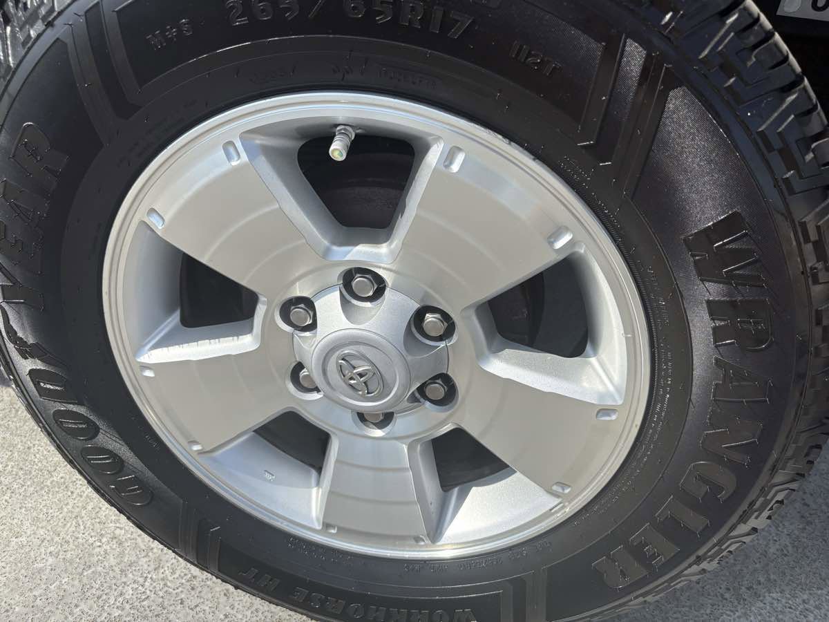 Used 2015 Toyota Tacoma PreRunner image 17