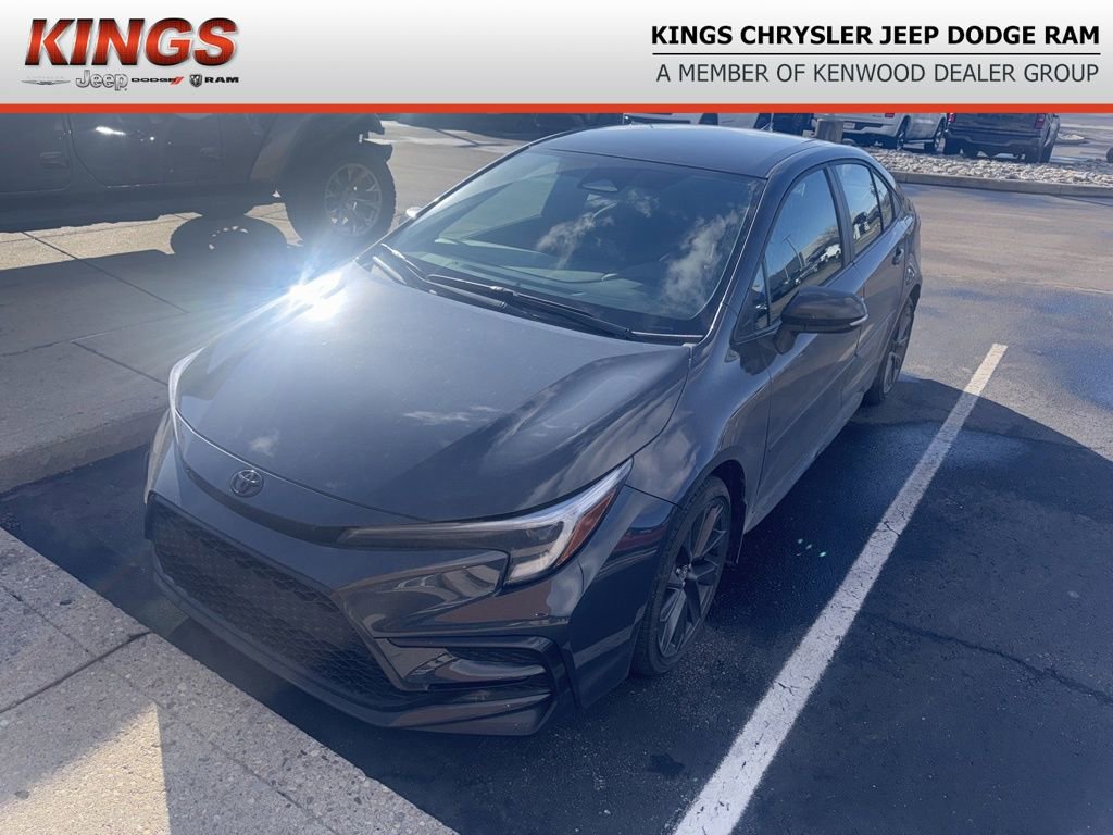 Used 2025 Toyota Corolla SE image 1