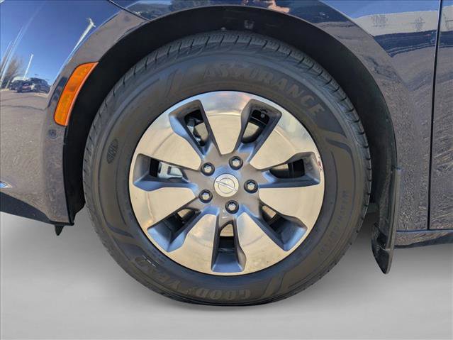 Used 2019 Chrysler Pacifica Limited w/ Advanced Safetytec Group image 28
