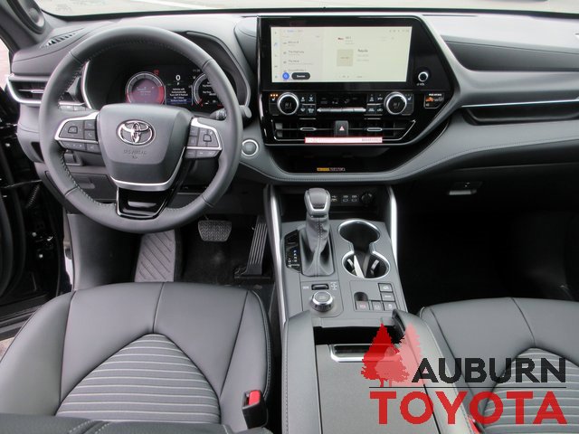 New 2026 Toyota Highlander XSE image 8