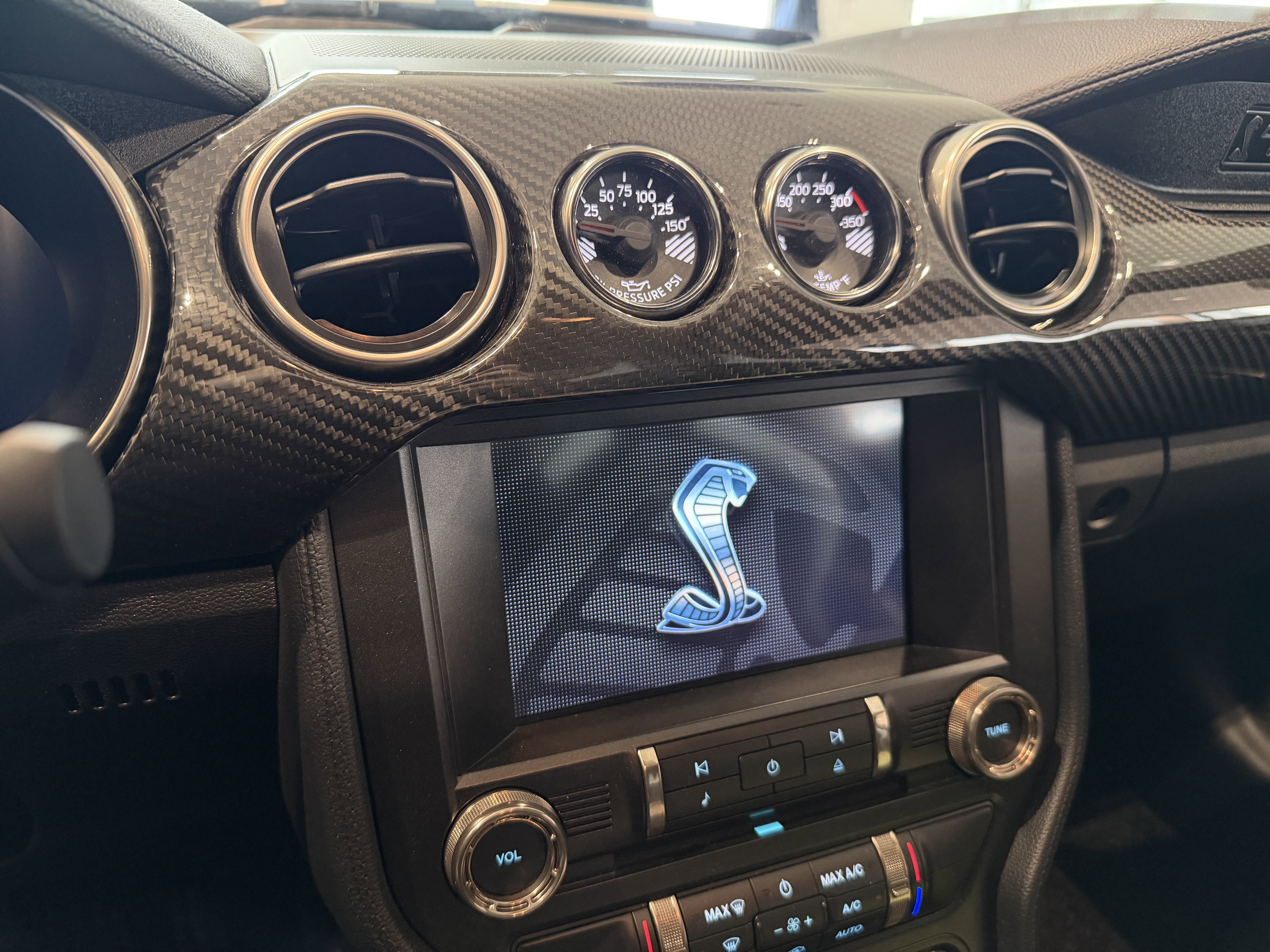 Used 2020 Ford Mustang Shelby GT500 w/ Carbon Fiber Track Pack image 10