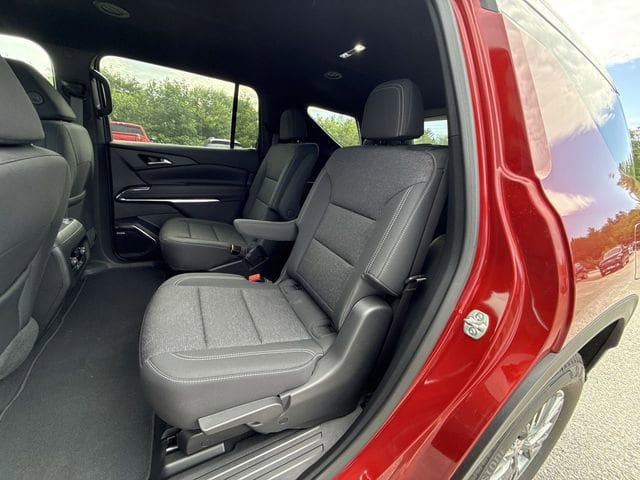 New 2025 Chevrolet Traverse LT w/ Enhanced Driving Package AWD/4WD image 25