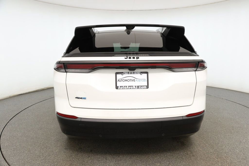 Used 2024 Jeep Wagoneer Launch Edition image 5