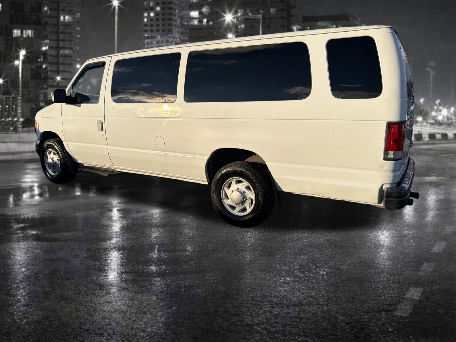 Used 2000 Ford E-350 and Econoline 350 XLT image 3