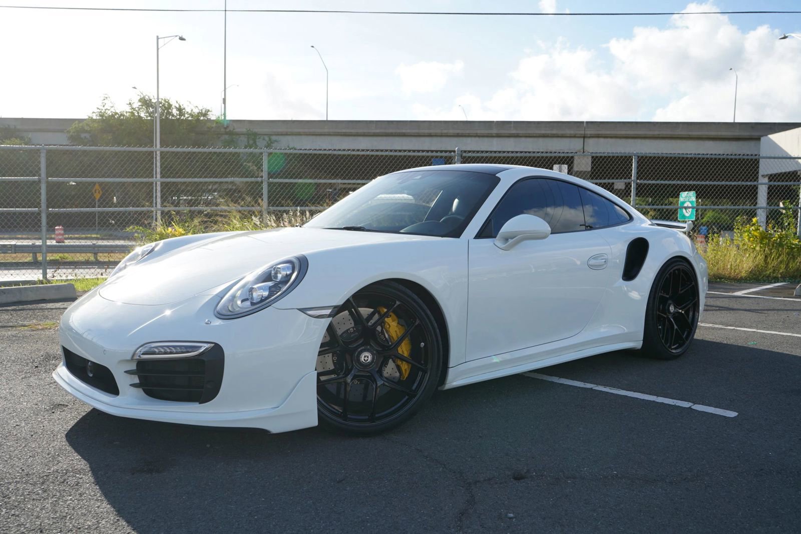 Used 2015 Porsche 911 Turbo S w/ High-end Infotainment Package image 3