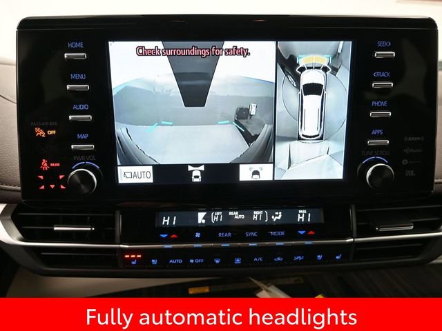 Certified 2024 Toyota Sienna Platinum image 17