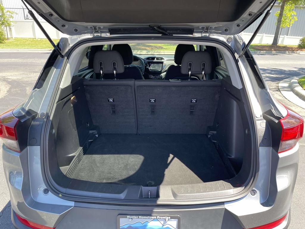 Used 2023 Chevrolet TrailBlazer LT w/ Convenience Package FWD image 13