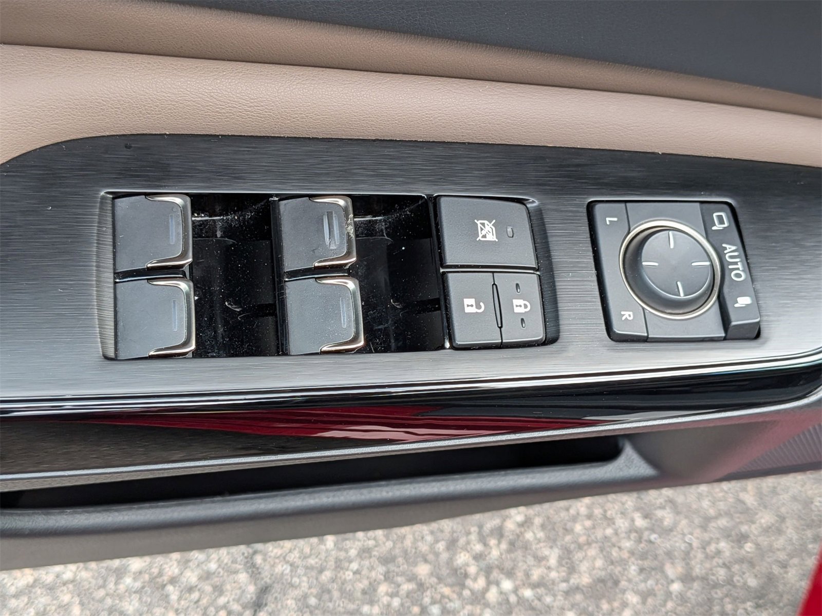 Used 2024 Lexus ES 350 w/ Premium Package image 14