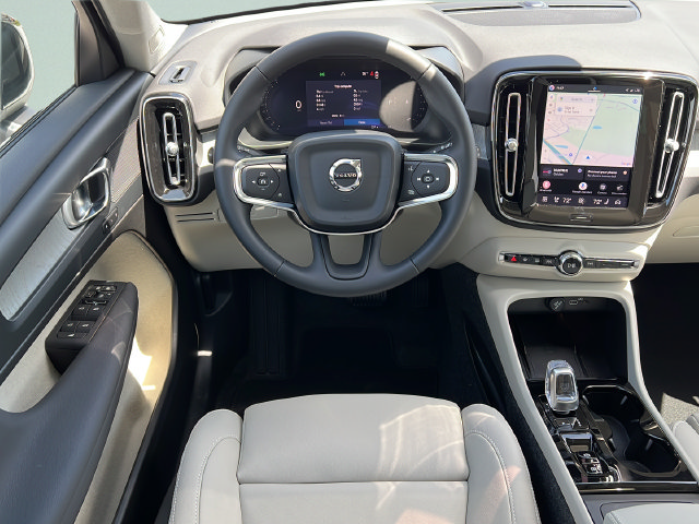 New 2026 Volvo XC40 B5 Plus w/ Protection Package Premier AWD/4WD image 11