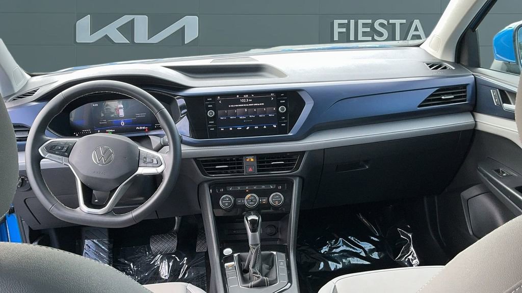 Used 2024 Volkswagen Taos SE image 11