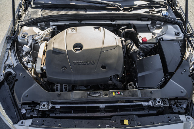 Used 2019 Volvo S60 T5 Momentum w/ Premium Package FWD image 17