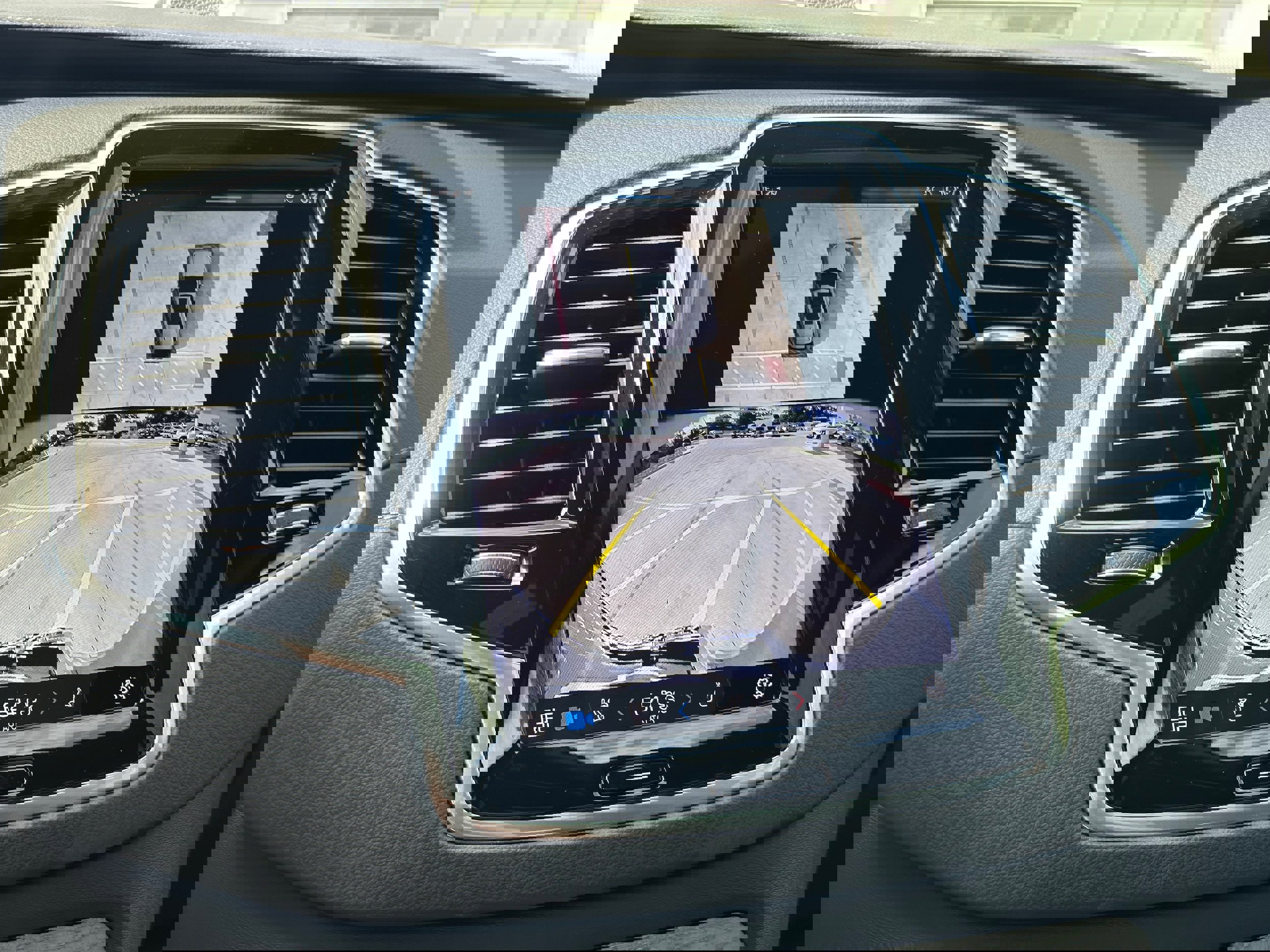 Certified 2024 Volvo XC90 T8 Ultimate image 21