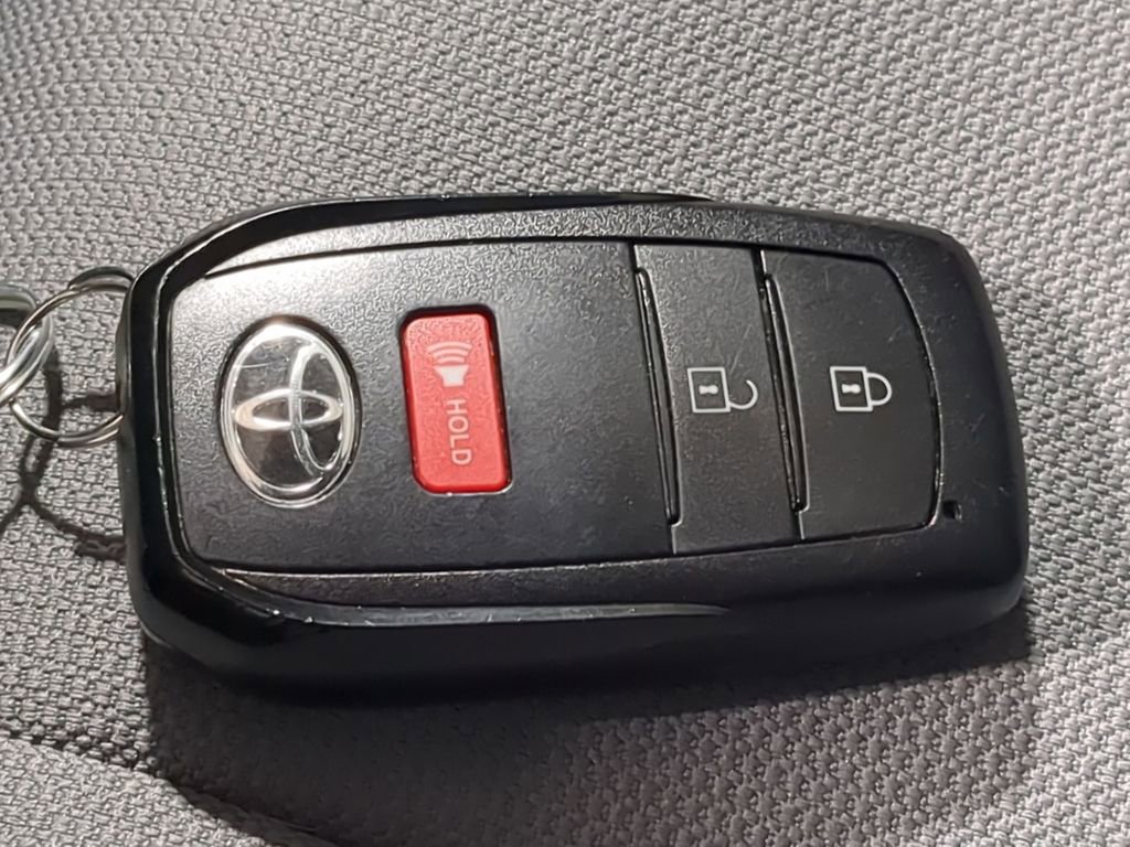 Used 2024 Toyota Corolla Cross AWD Hybrid image 33