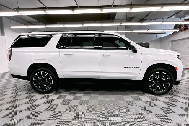 Used 2024 Chevrolet Suburban RST w/ Luxury Package AWD/4WD image 16