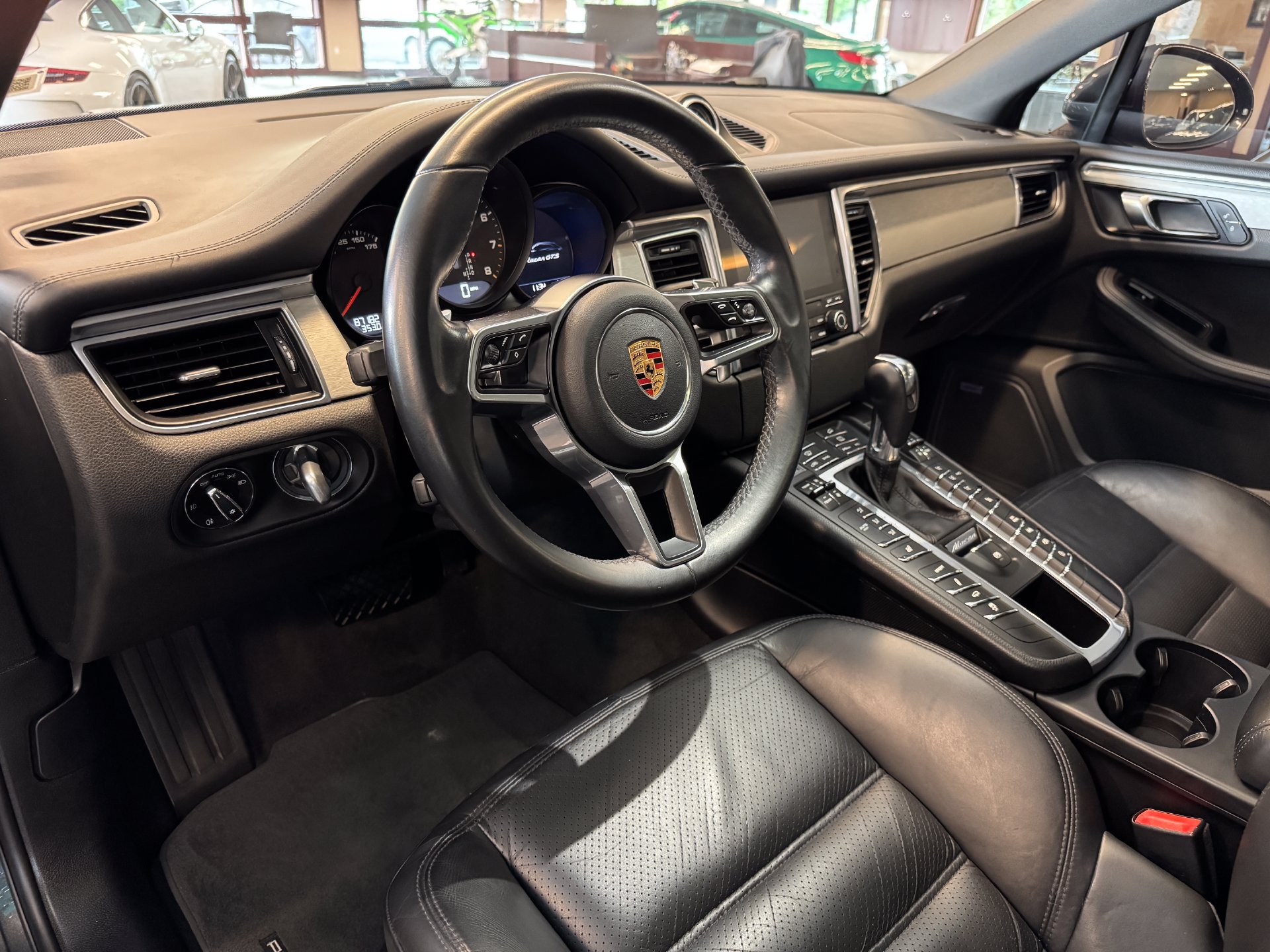 Used 2018 Porsche Macan GTS AWD/4WD image 45