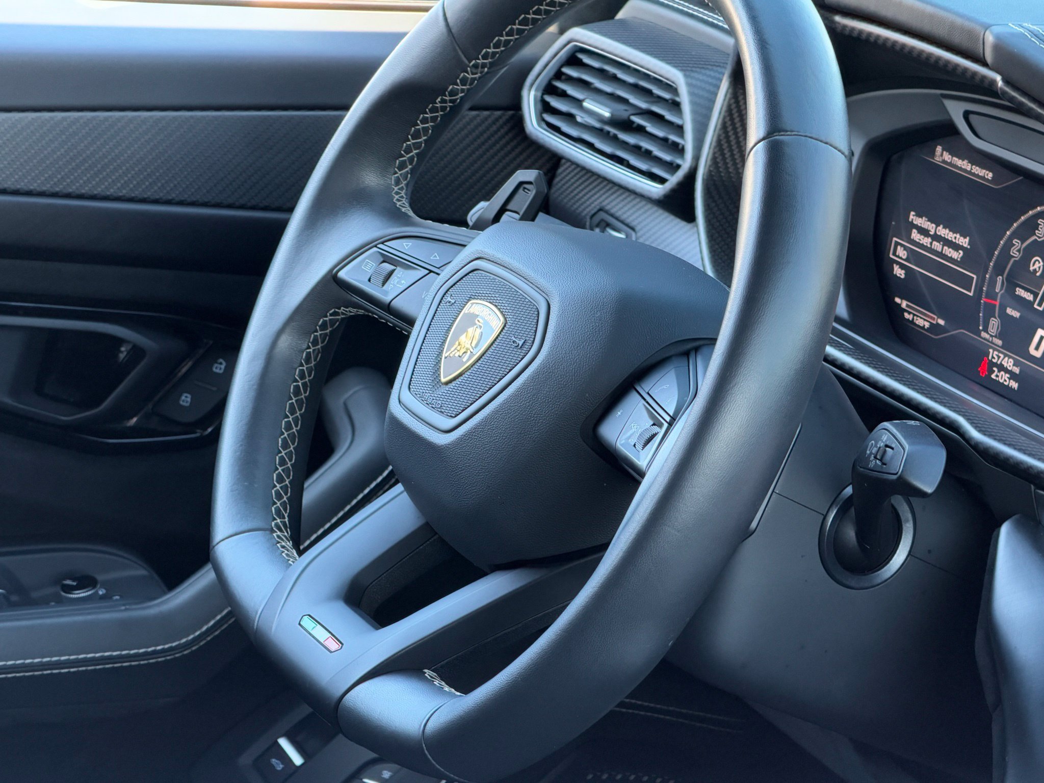 Used 2023 Lamborghini Urus Performante AWD/4WD image 48