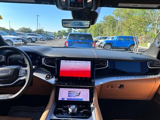 Used 2023 Jeep Grand Wagoneer L Series III AWD/4WD image 28