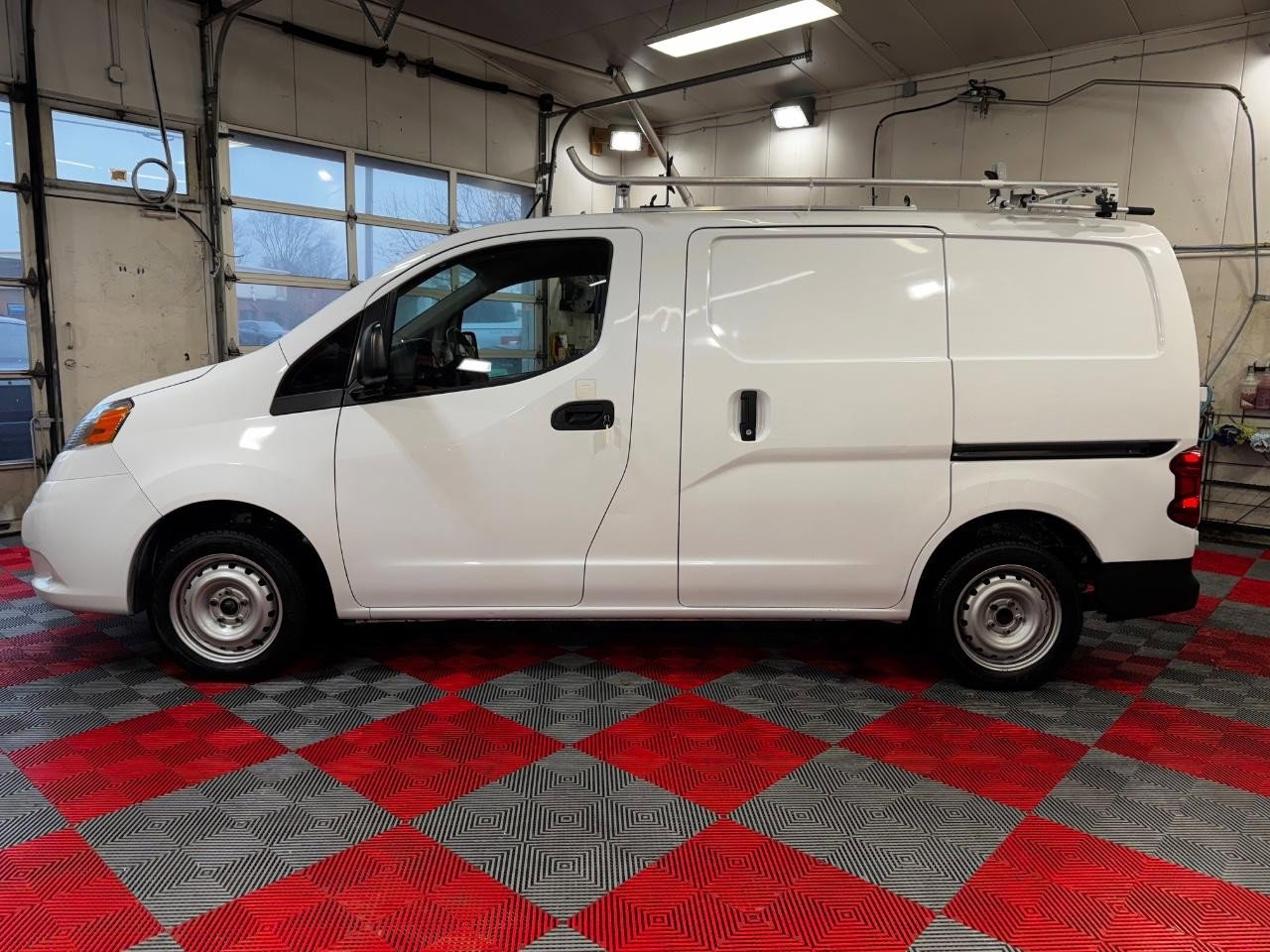 Used 2019 Nissan NV200 S FWD image 4