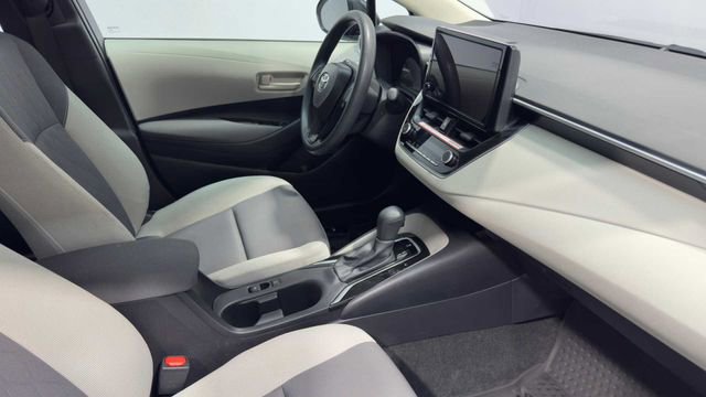 Used 2025 Toyota Corolla LE w/ LE Premium Package FWD image 12