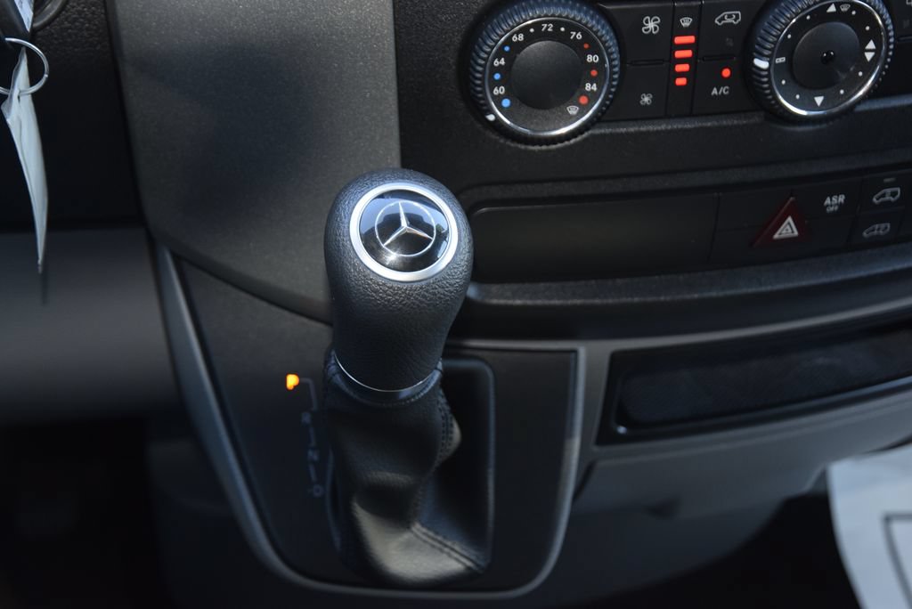 Used 2017 Mercedes-Benz Sprinter 2500 image 39
