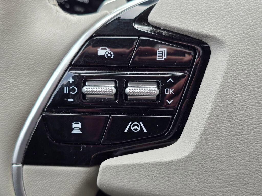 Used 2024 Kia Niro Wave w/ Wave Preserve Package image 39