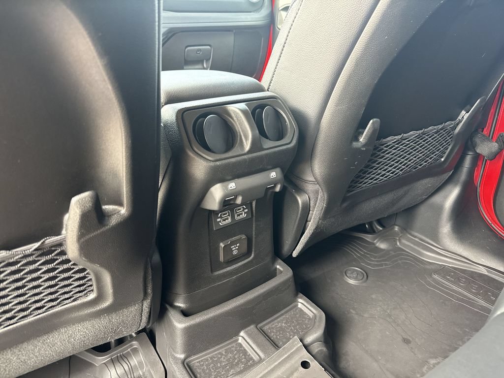 Used 2024 Jeep Wrangler Unlimited Sahara AWD/4WD image 22