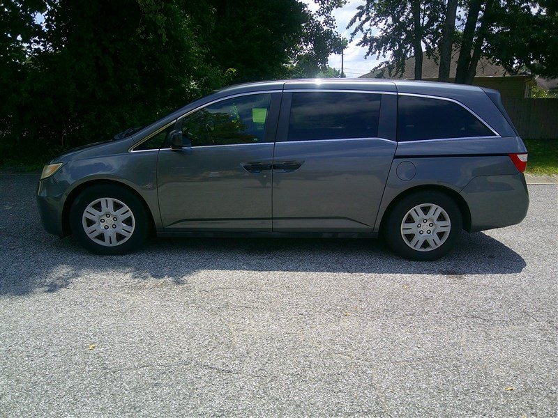 Used 2012 Honda Odyssey LX image 2