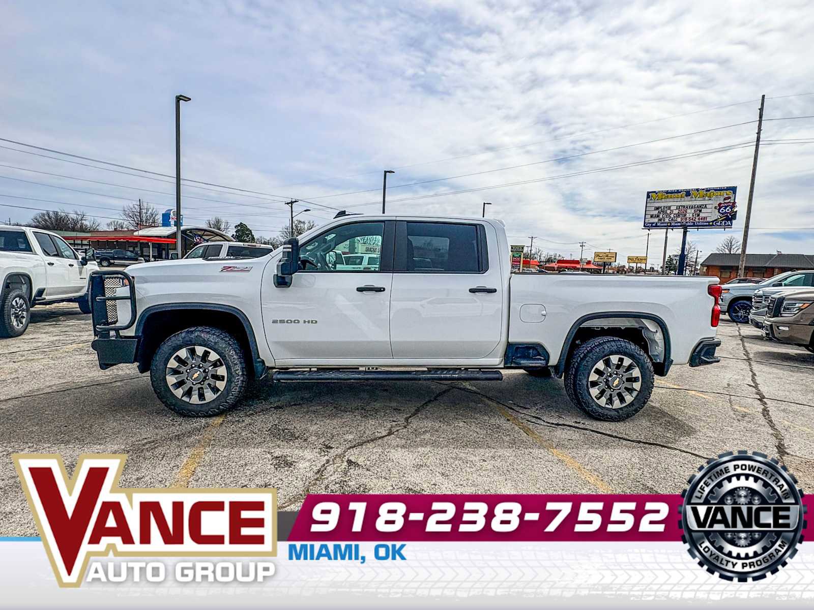 Used 2024 Chevrolet Silverado 2500 Custom w/ Custom Value Package image 4