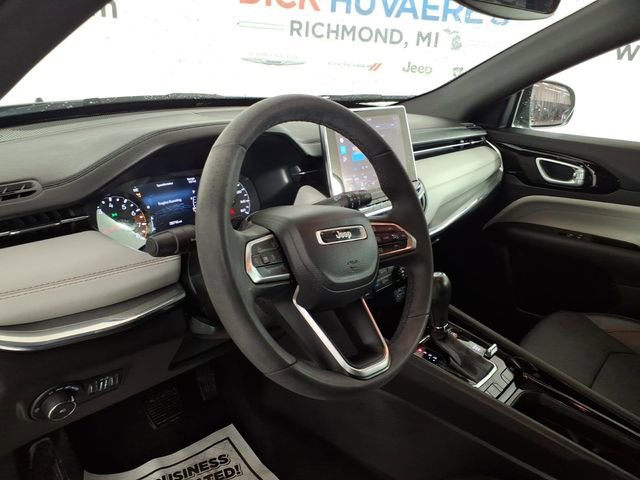 Used 2023 Jeep Compass Limited image 13