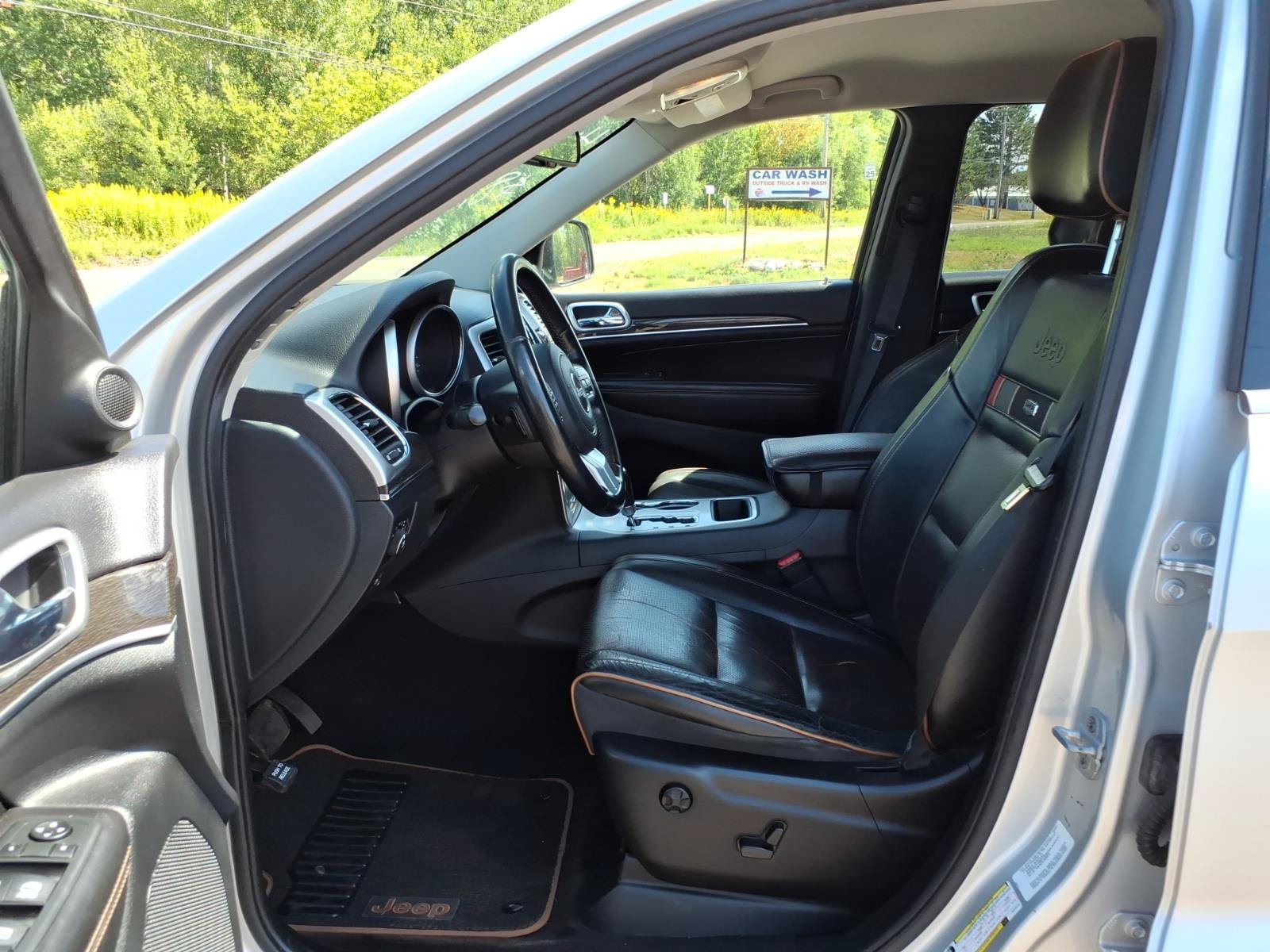 Used 2011 Jeep Grand Cherokee 70th Anniversary AWD/4WD image 10