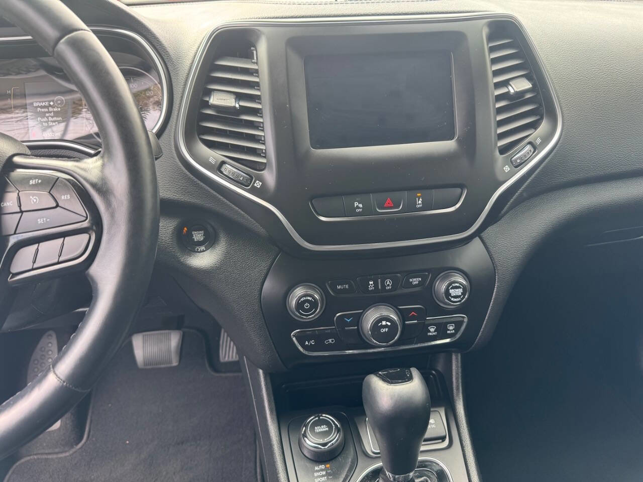Used 2021 Jeep Cherokee Latitude Plus image 9