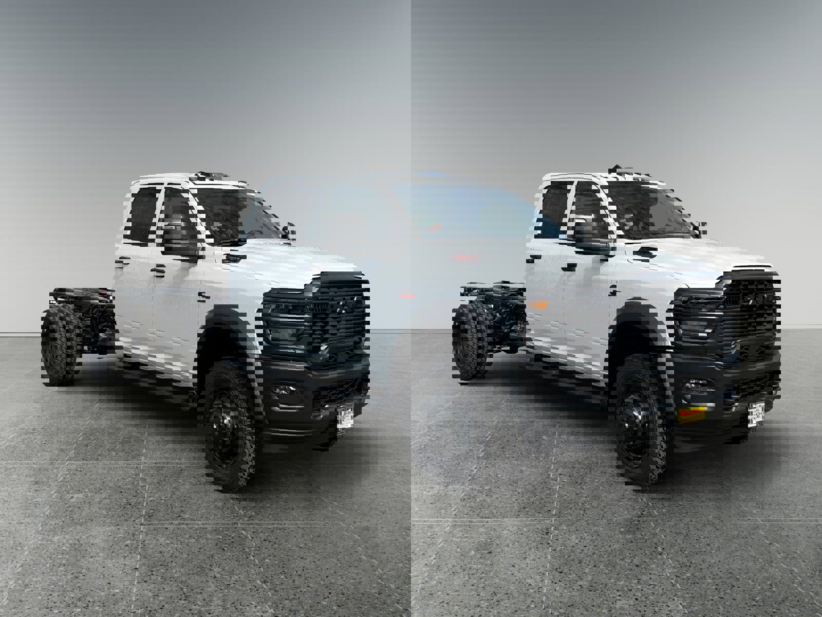 New 2026 RAM 5500 4x4 Crew Cab image 7