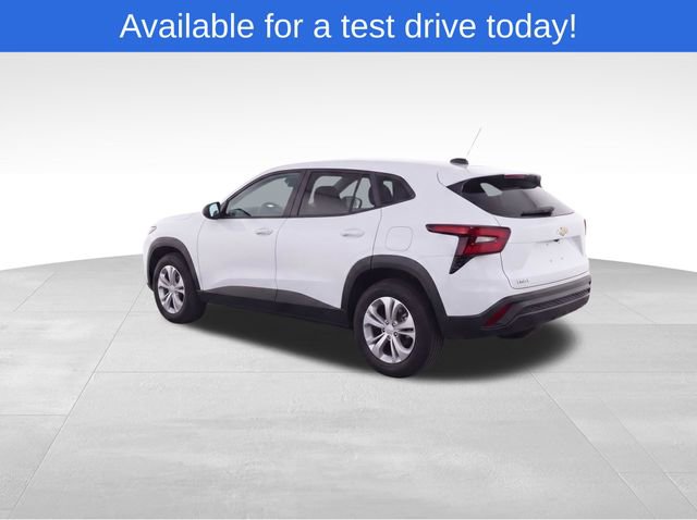 Used 2024 Chevrolet Trax LS FWD image 3
