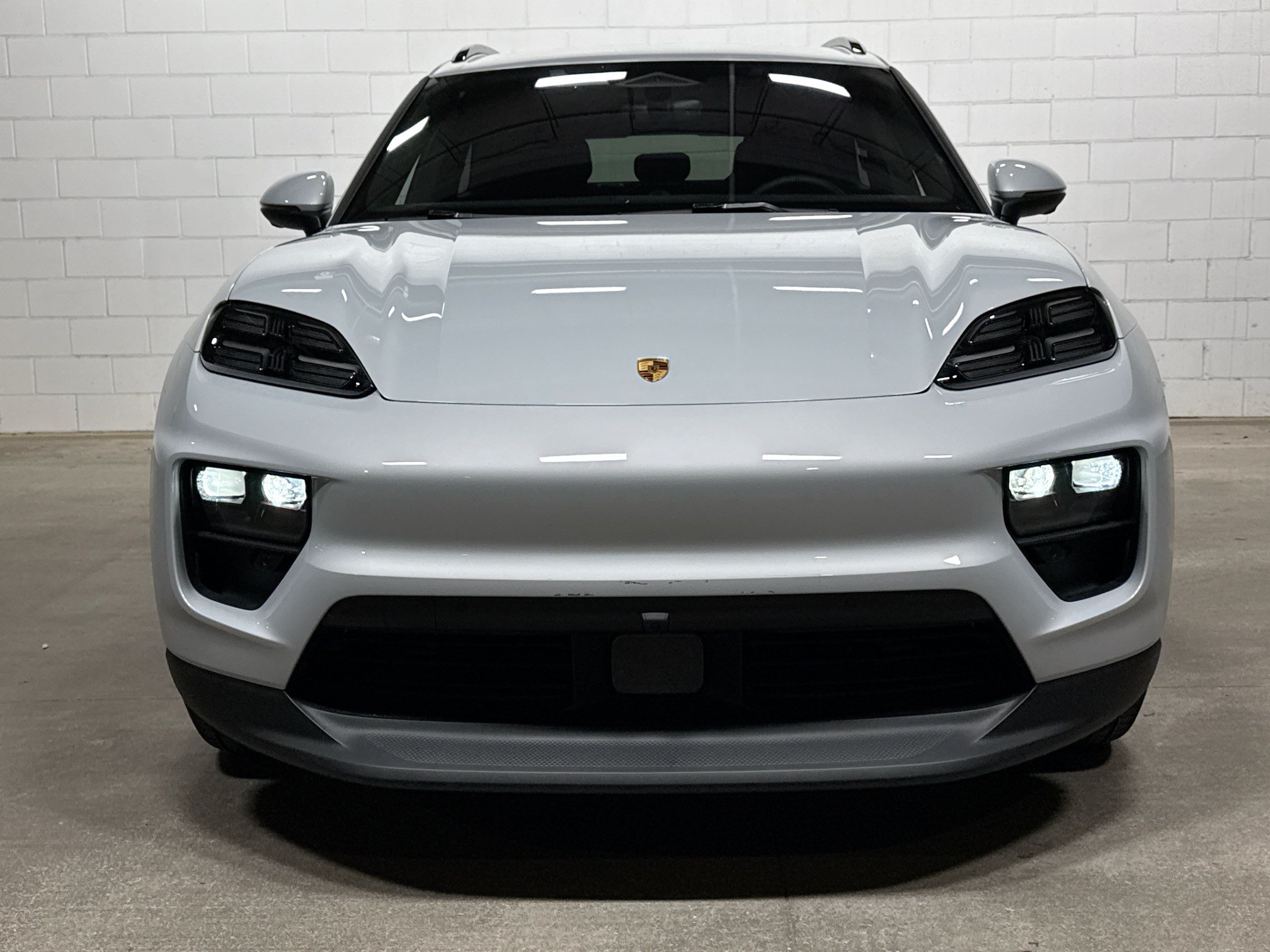 Certified 2026 Porsche Macan Electric RWD image 9