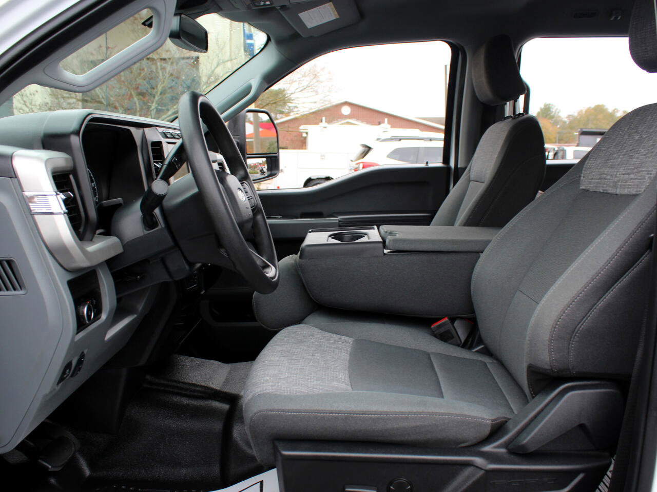 Used 2024 Ford F550 4x4 Crew Cab Super Duty w/ XLT Value Package image 19