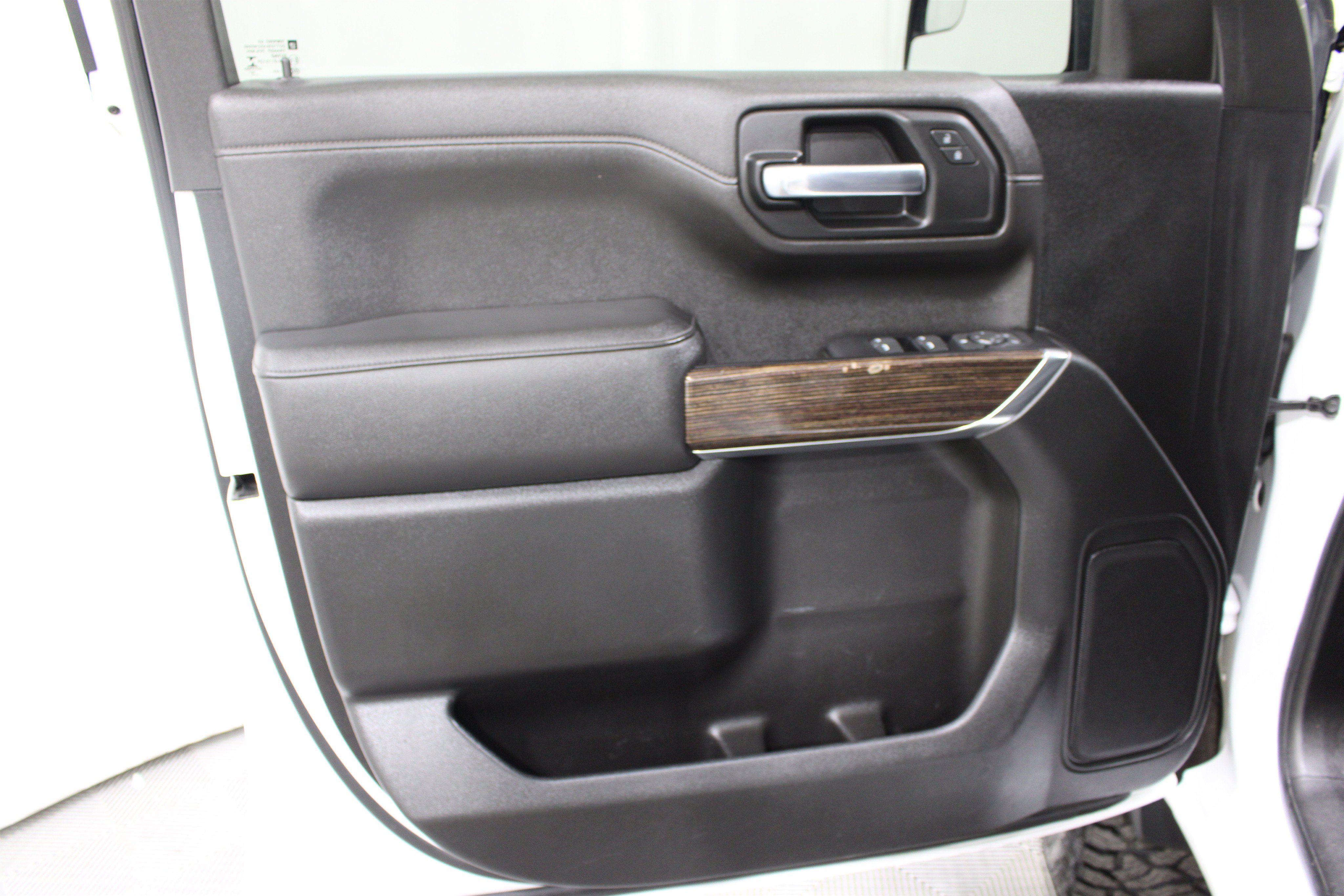 Used 2019 GMC Sierra 1500 SLE w/ SLE Value Package AWD/4WD image 6