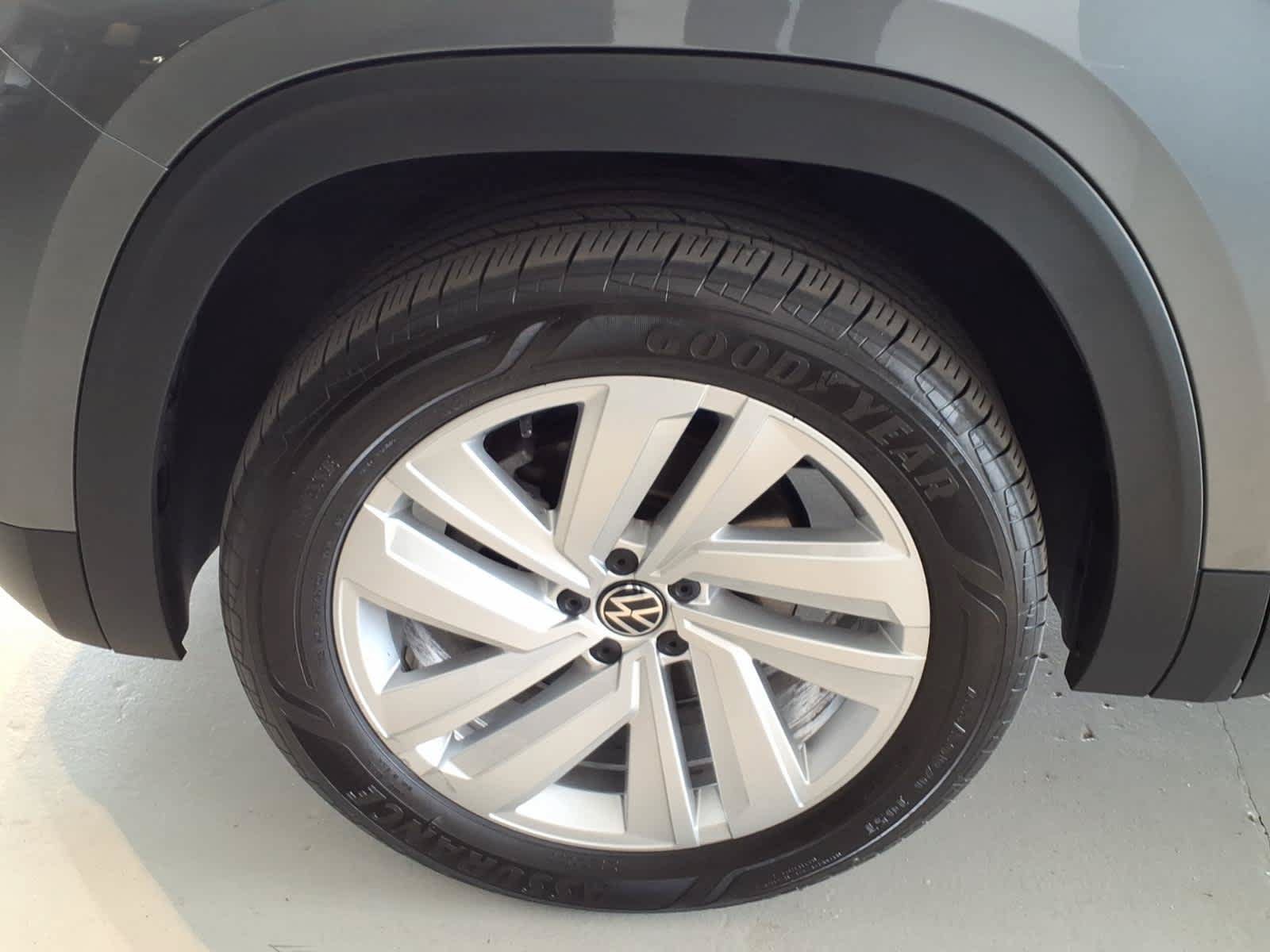 Used 2023 Volkswagen Atlas Cross Sport SE w/ Panoramic Sunroof Package AWD/4WD image 8