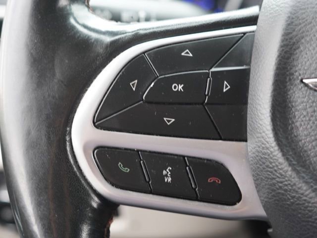 Used 2020 Chrysler Pacifica Touring-L image 19