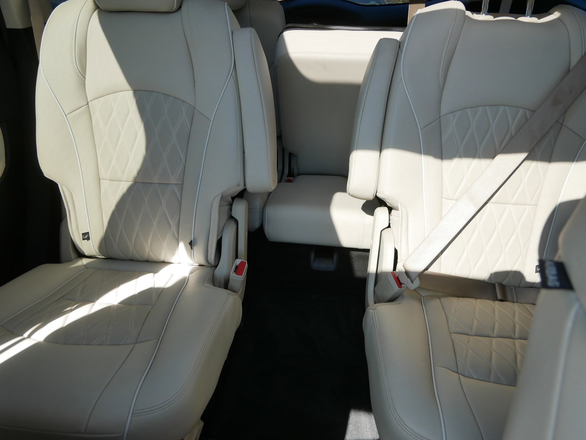 Certified 2023 Buick Enclave Avenir w/ Trailering Package, 5000 lbs. image 13