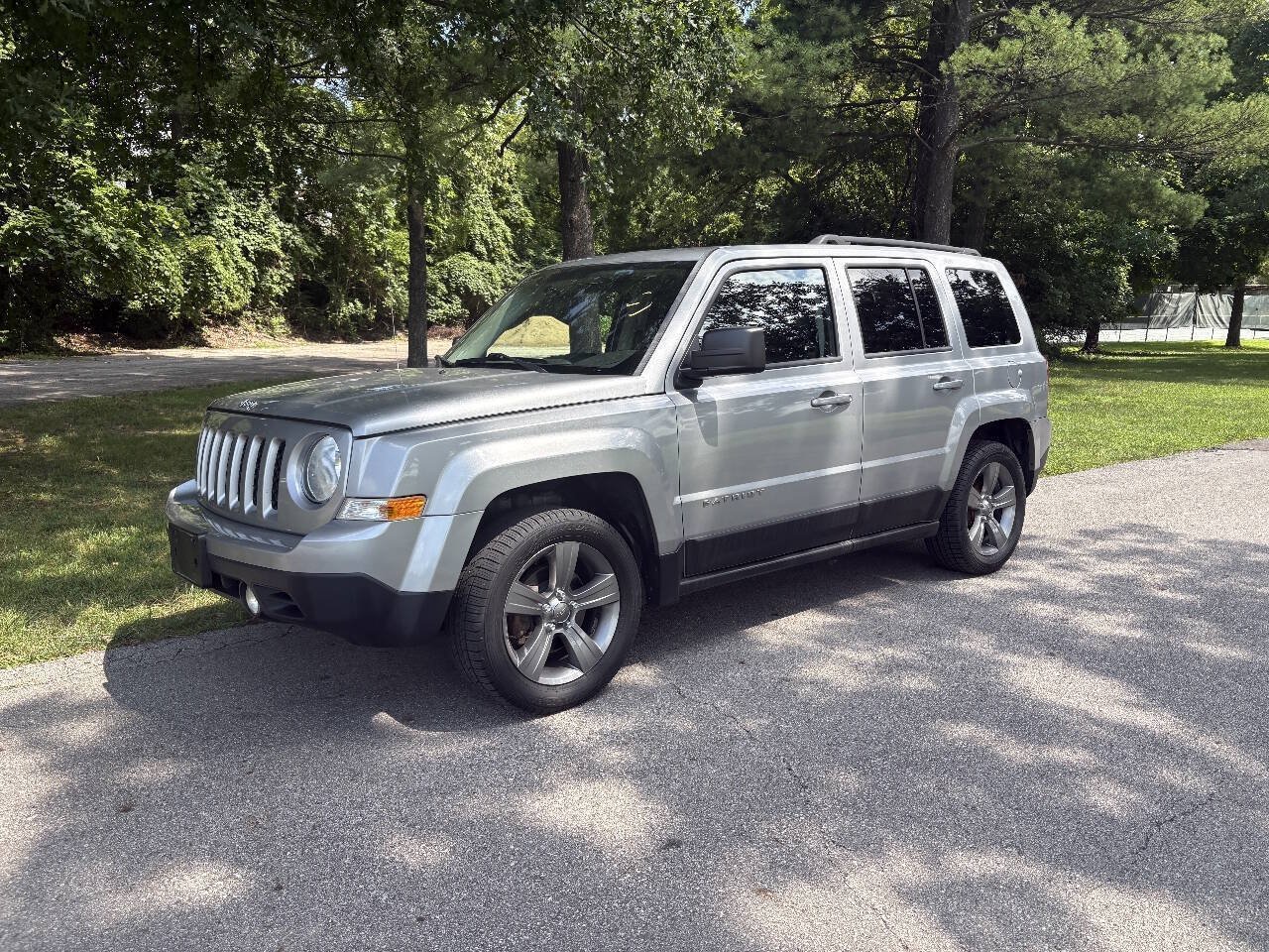 Used 2014 Jeep Patriot High Altitude FWD image 2