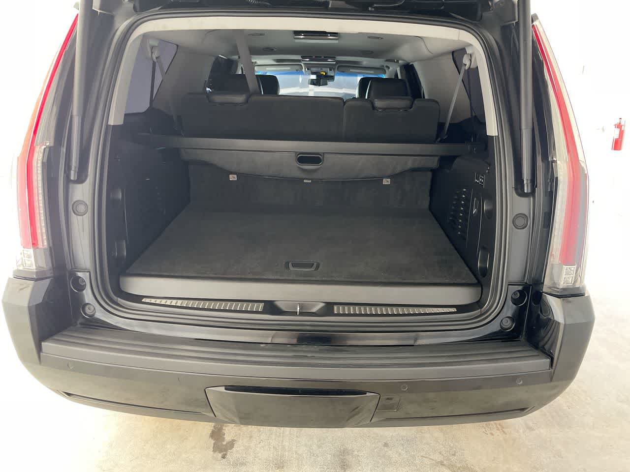 Used 2018 Cadillac Escalade ESV Premium Luxury AWD/4WD image 25
